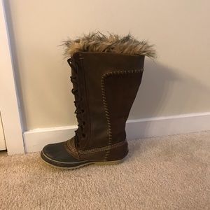 SOREL snow boots women’s 8